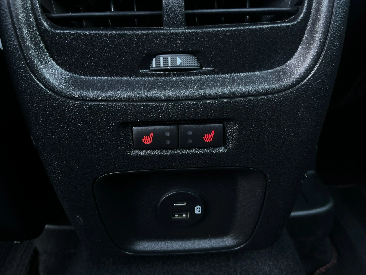 Ford Kuga - Zdjęcie 32