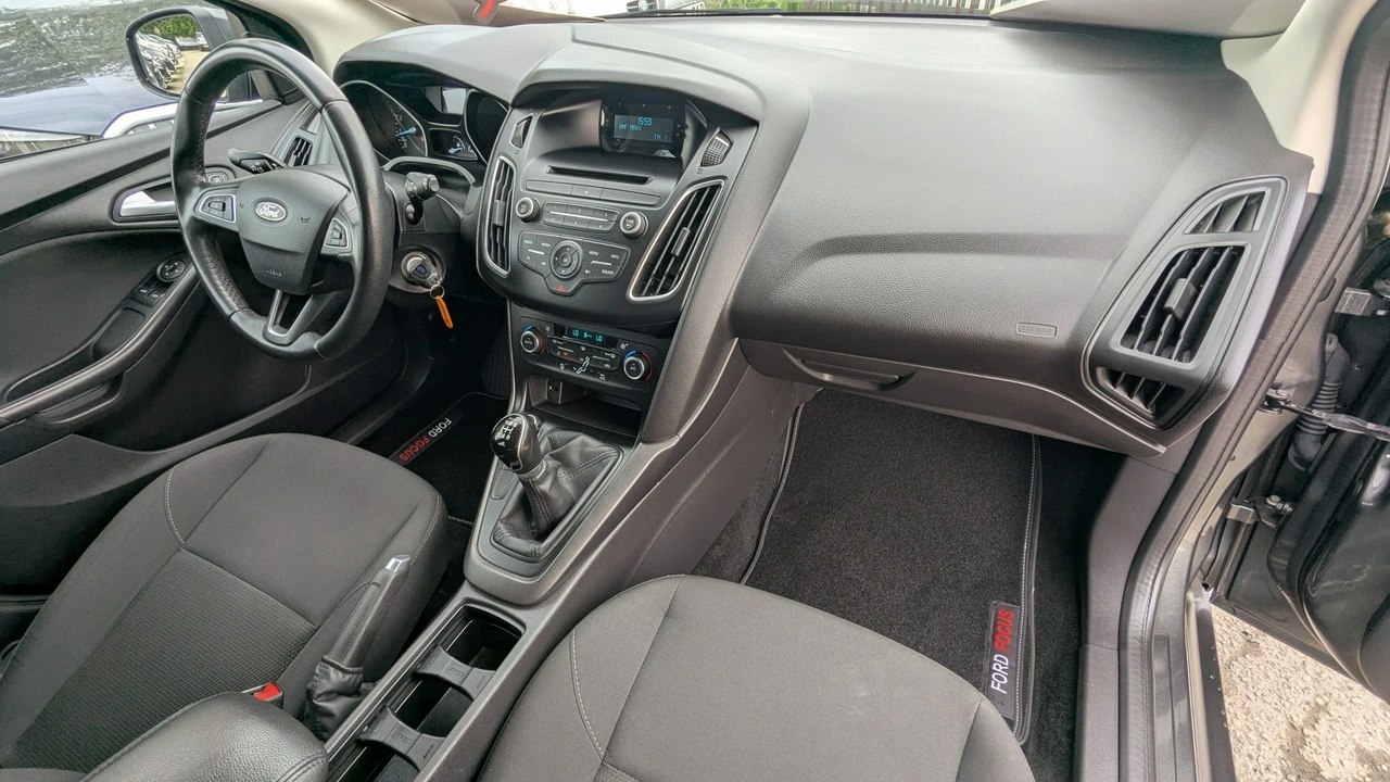 Ford Focus - Zdjęcie 17