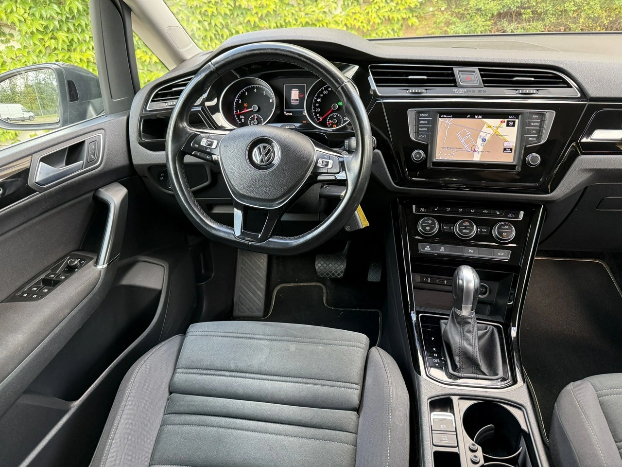 Volkswagen Touran - Zdjęcie 16