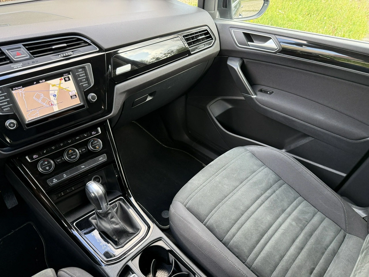 Volkswagen Touran - Zdjęcie 17