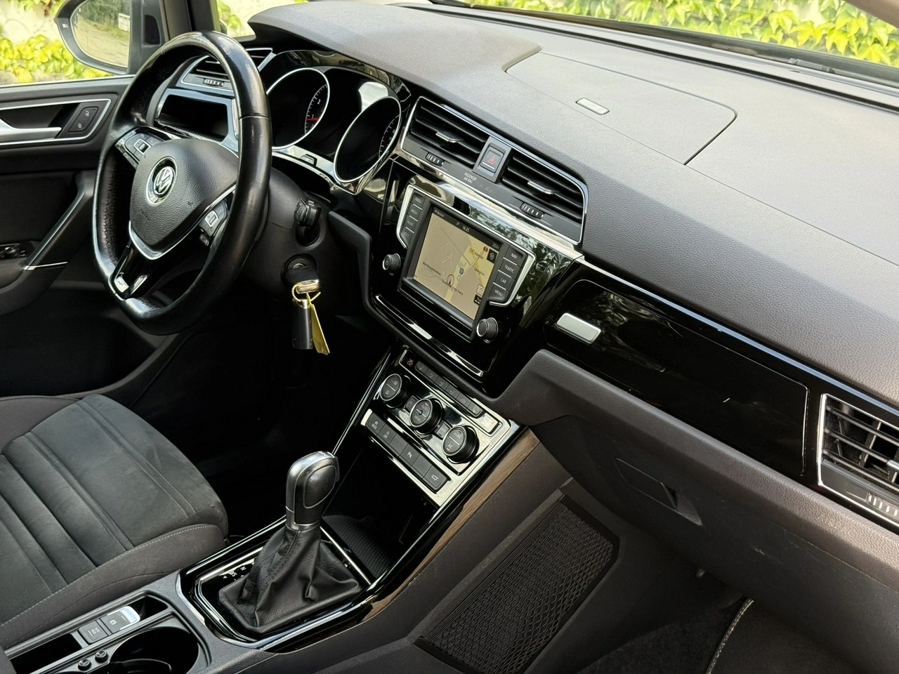 Volkswagen Touran - Zdjęcie 18