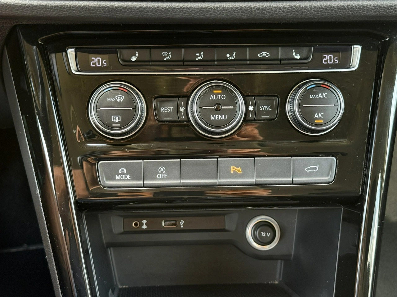 Volkswagen Touran - Zdjęcie 29