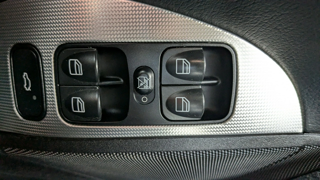 Mercedes CLK 220 - Zdjęcie 32