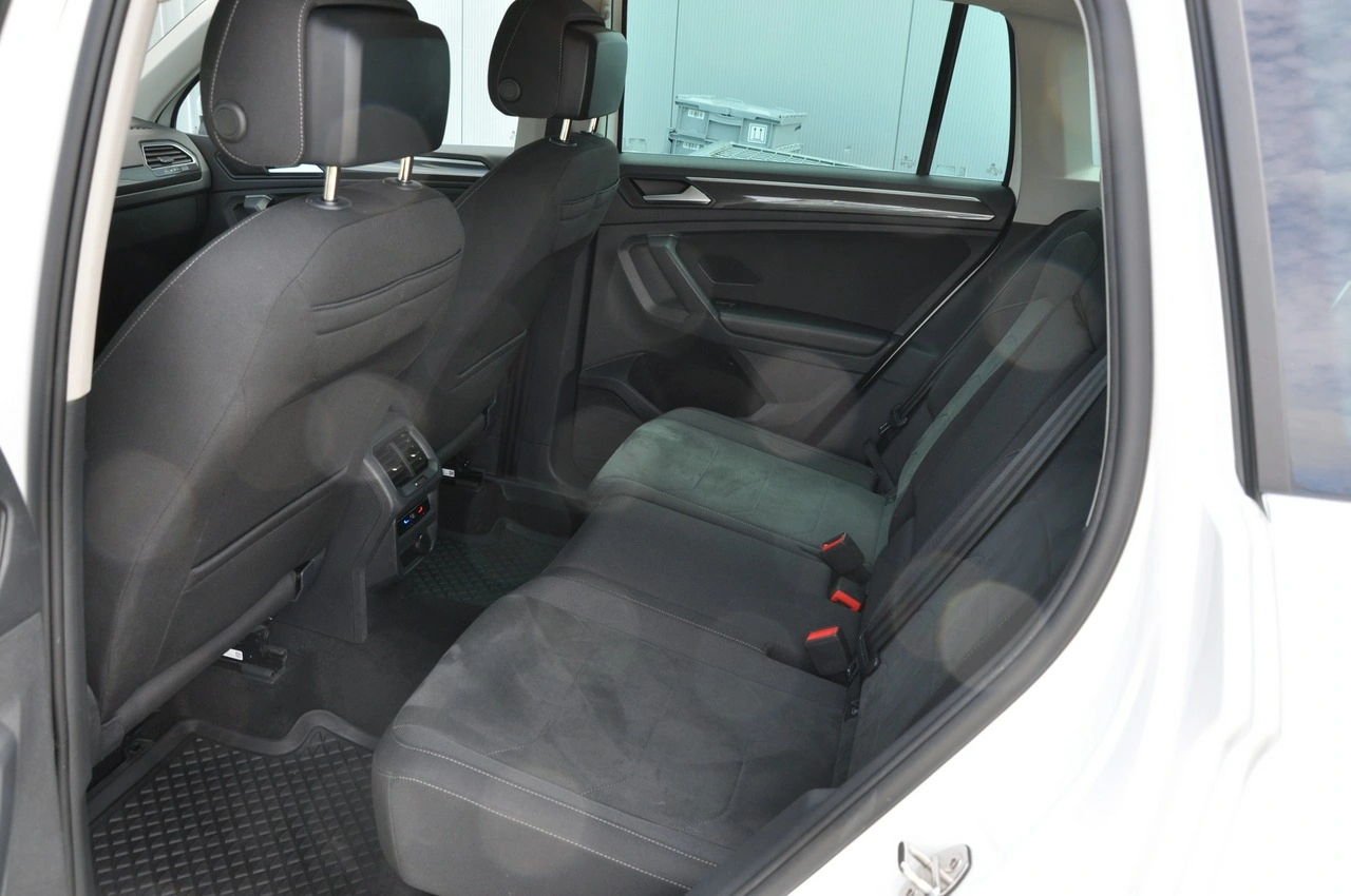 Volkswagen Tiguan - Zdjęcie 25