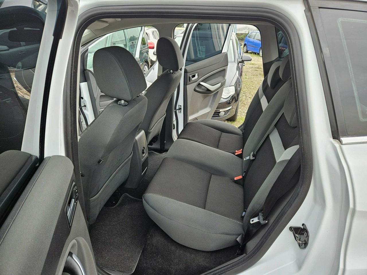 Ford Kuga - Zdjęcie 8