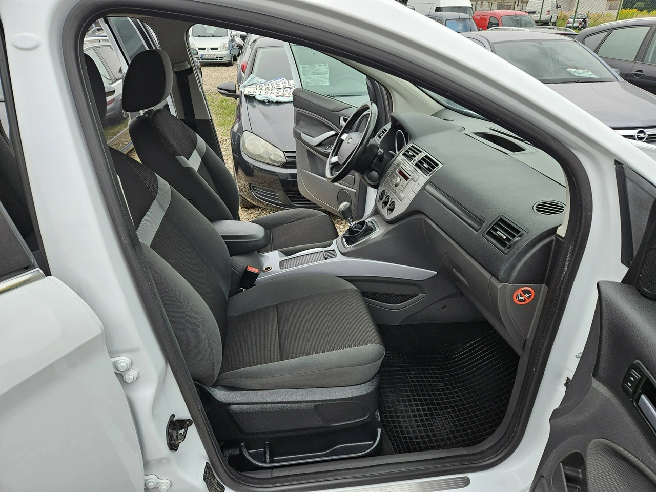 Ford Kuga - Zdjęcie 9