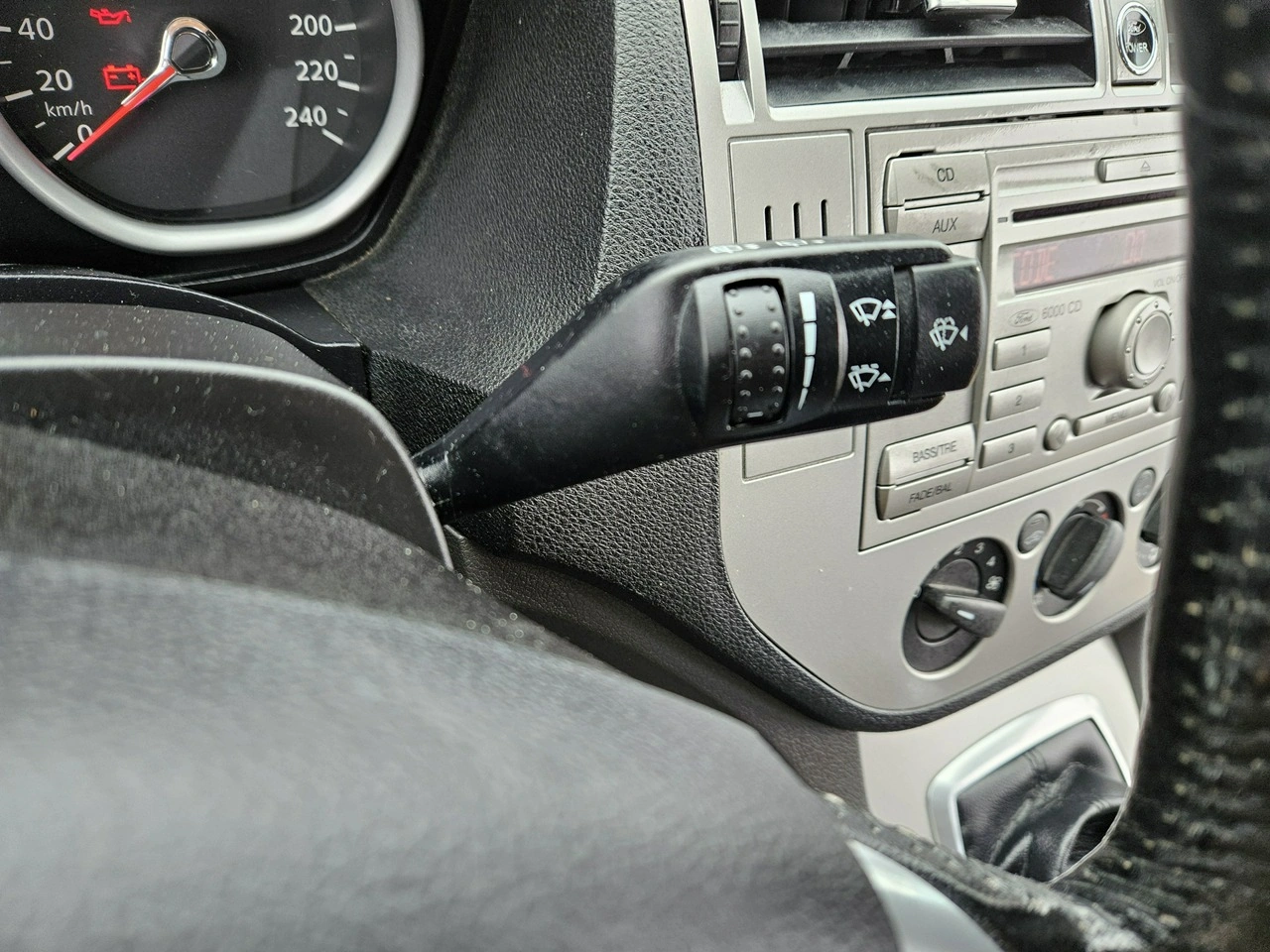 Ford Kuga - Zdjęcie 14
