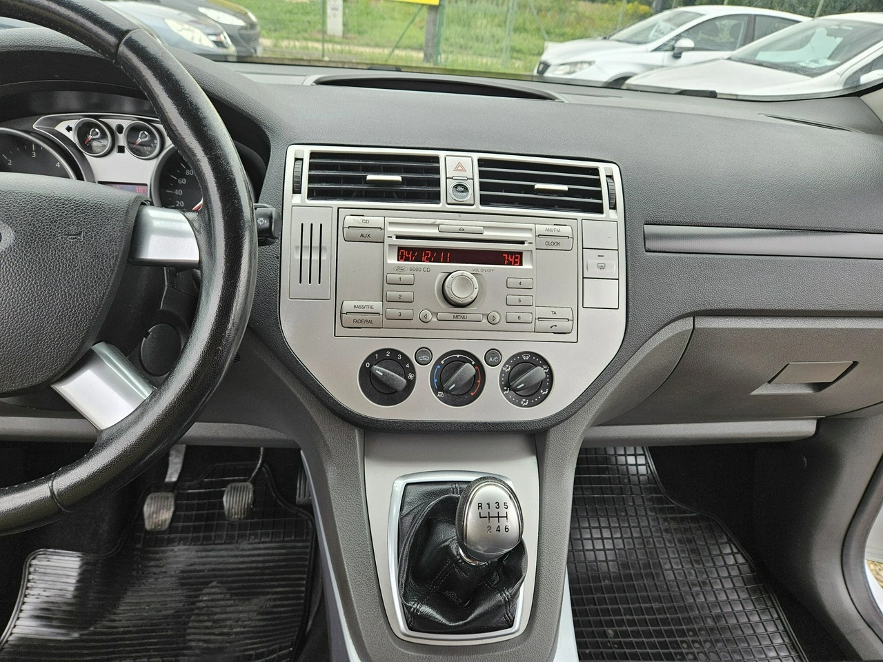 Ford Kuga - Zdjęcie 15
