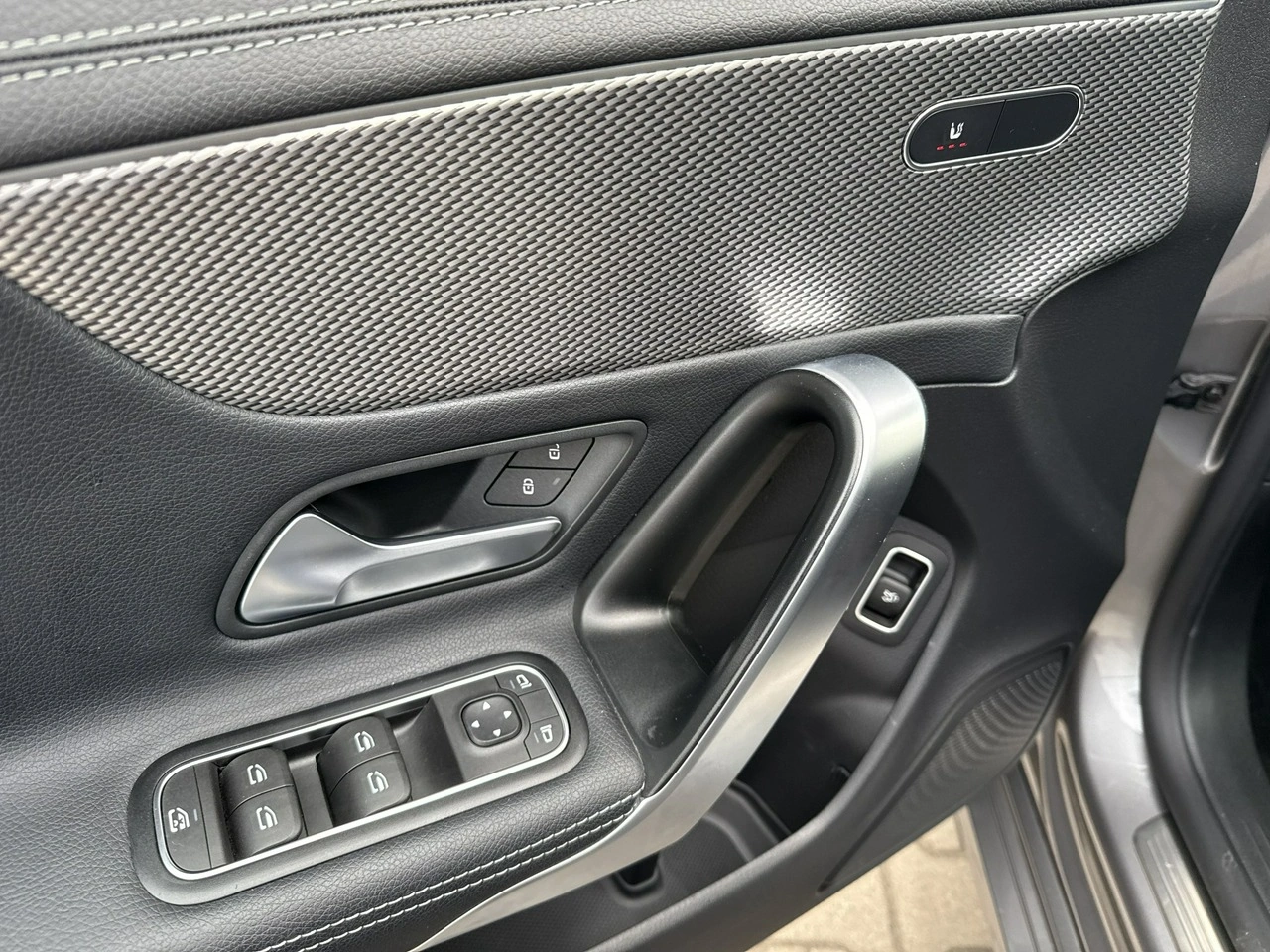 Mercedes CLA 180 - Zdjęcie 11