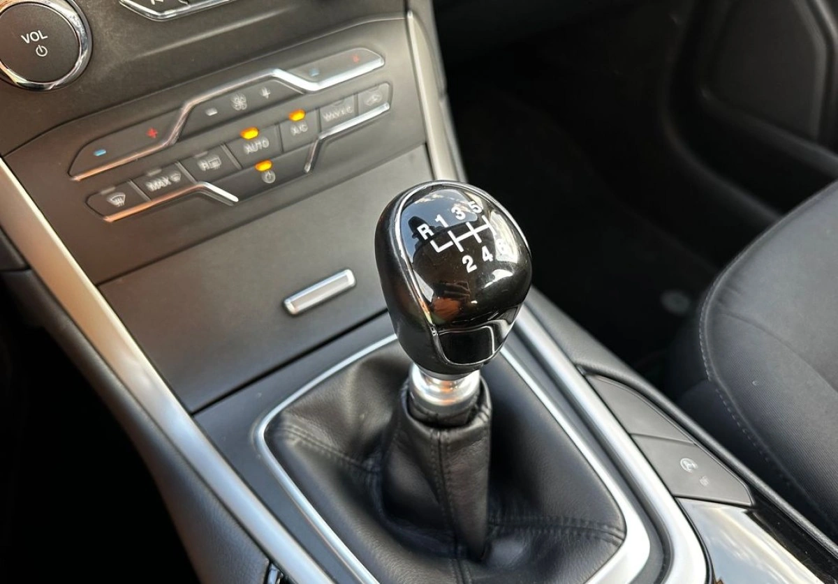 Ford Galaxy - Zdjęcie 27