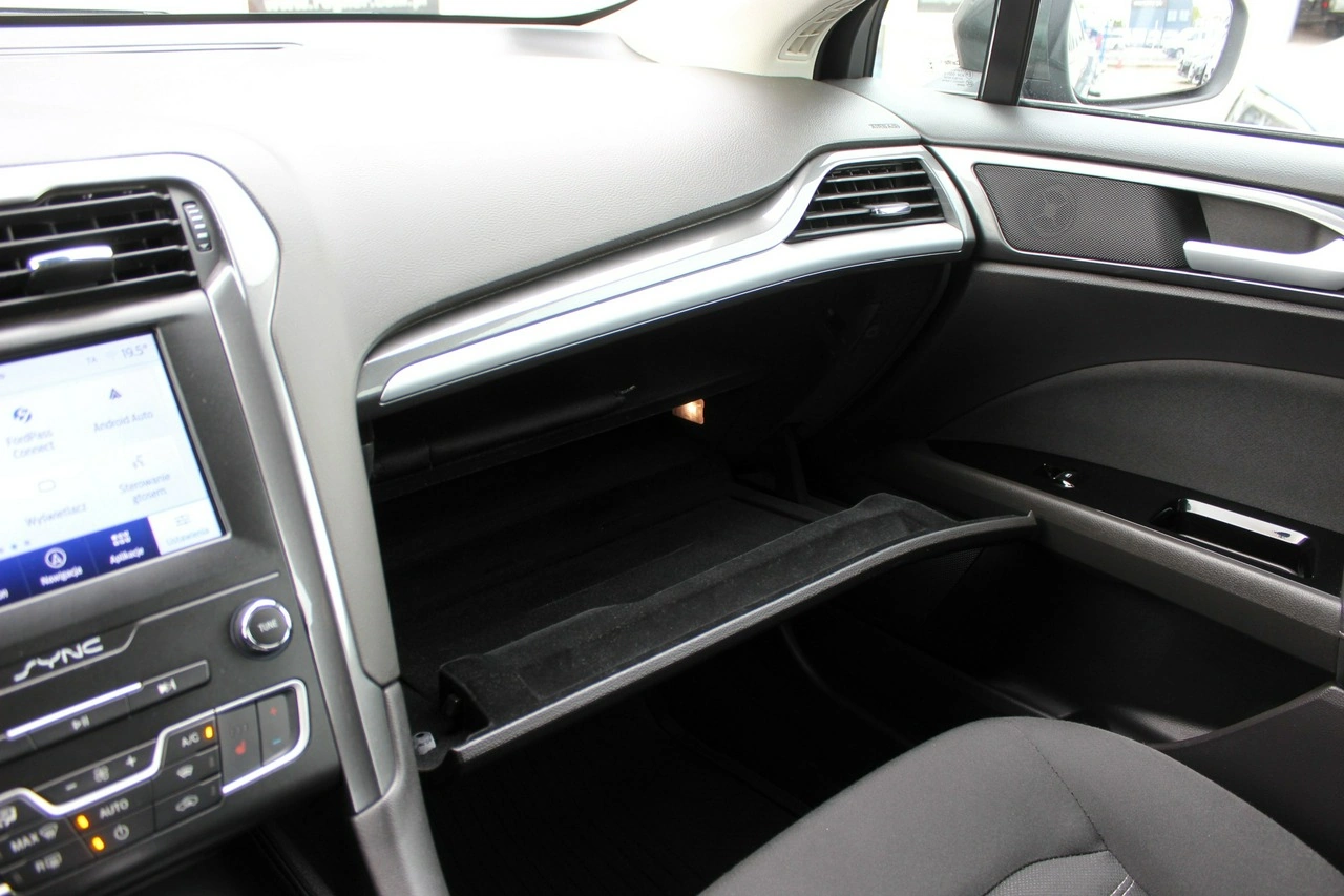 Ford Mondeo SW - Zdjęcie 28