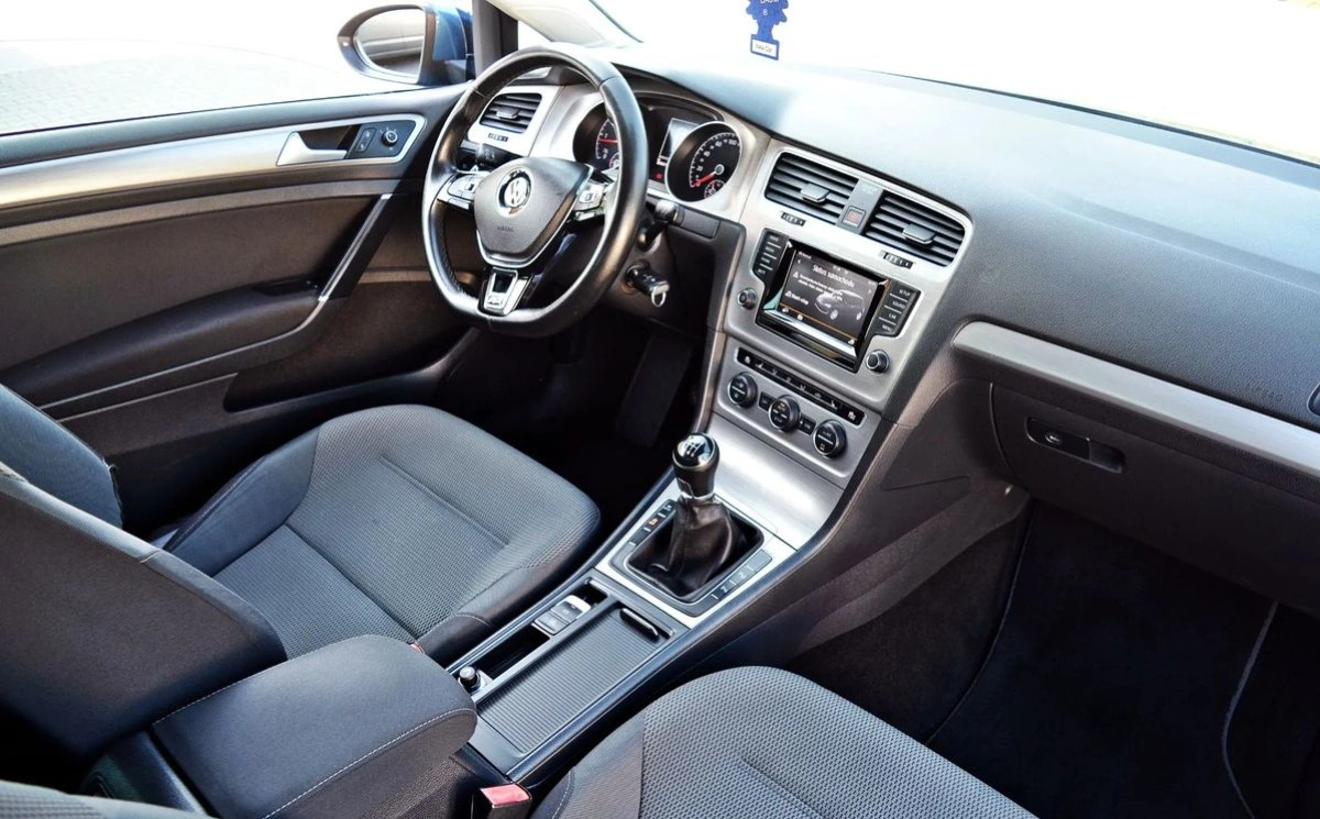 Volkswagen Golf - Zdjęcie 27