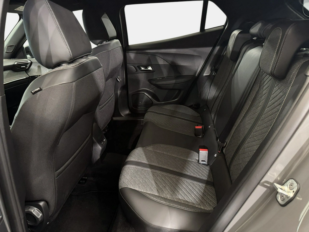 Peugeot 2008 - Zdjęcie 28