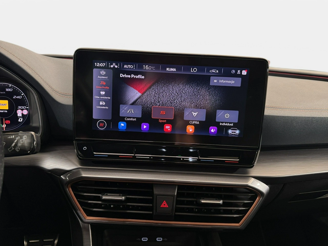 Cupra Leon Sportstourer - Zdjęcie 24