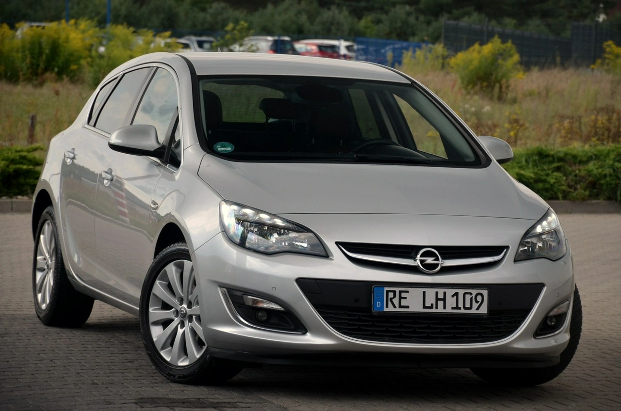 Opel Astra - Główne zdjęcie