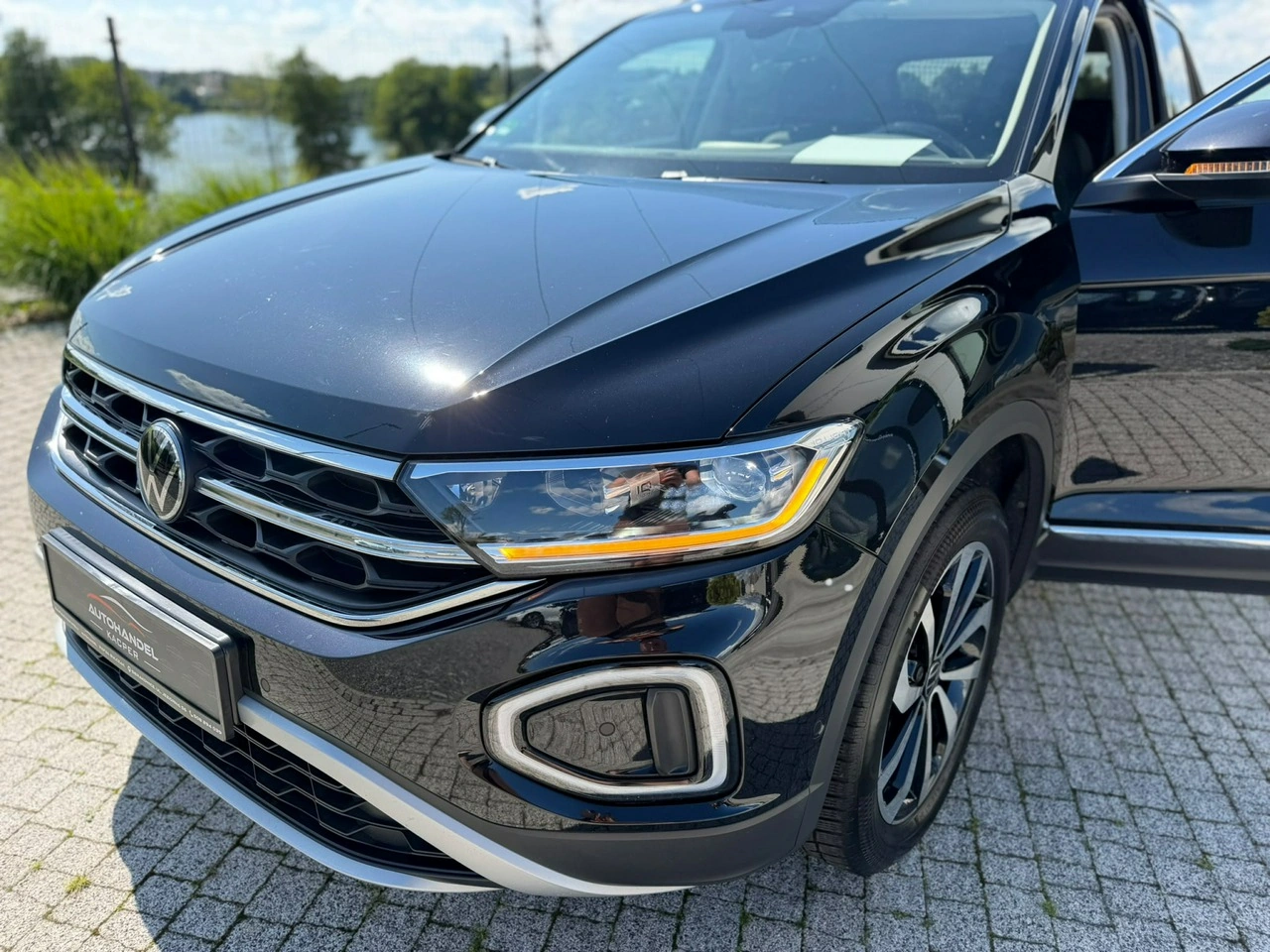 Volkswagen T-Roc - Zdjęcie 1