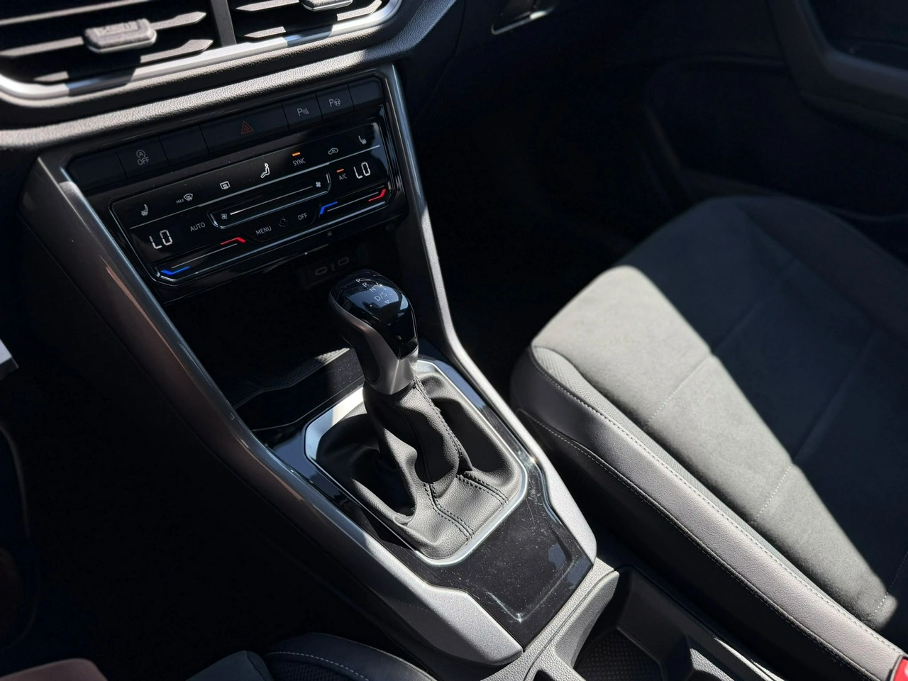 Volkswagen T-Roc - Zdjęcie 32