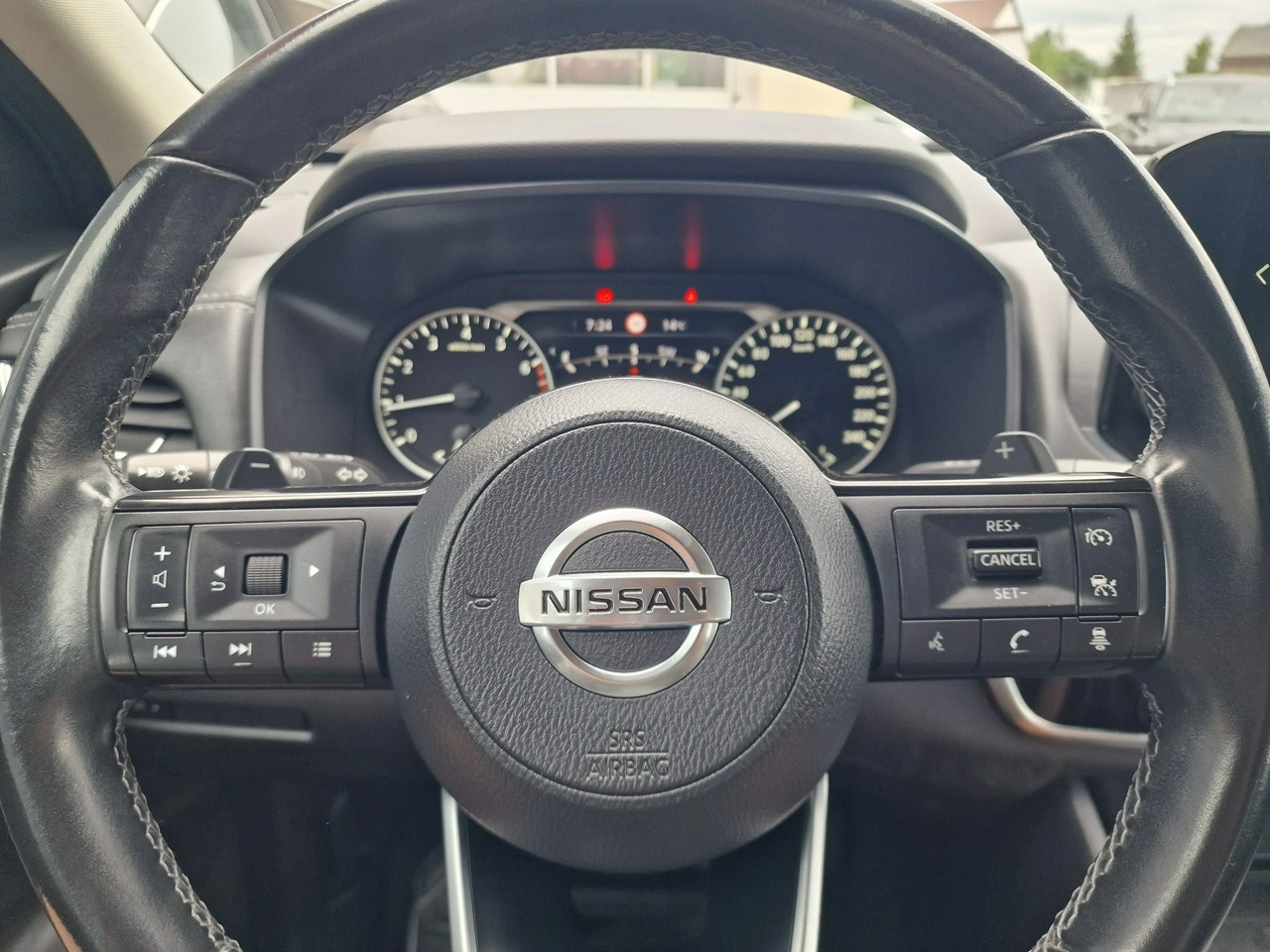 Nissan Qashqai - Zdjęcie 25