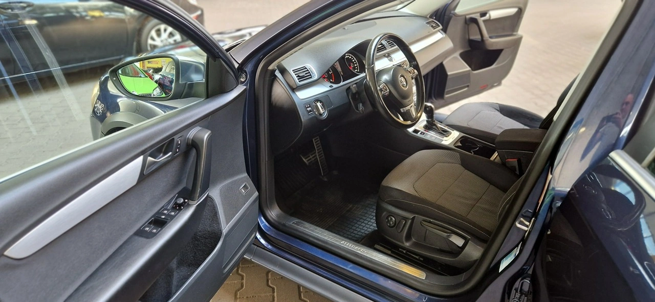 Volkswagen Passat Alltrack - Zdjęcie 11