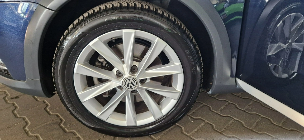 Volkswagen Passat Alltrack - Zdjęcie 17