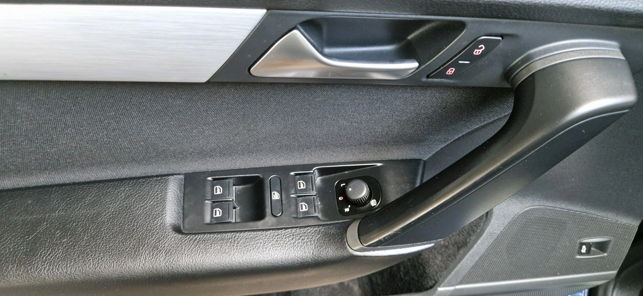 Volkswagen Passat Alltrack - Zdjęcie 19