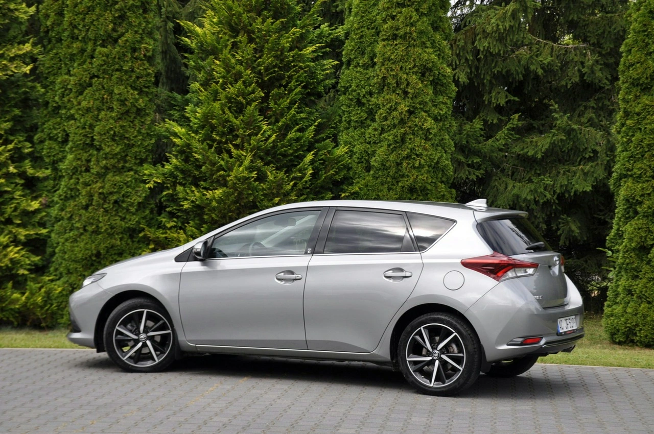 Toyota Auris - Zdjęcie 12