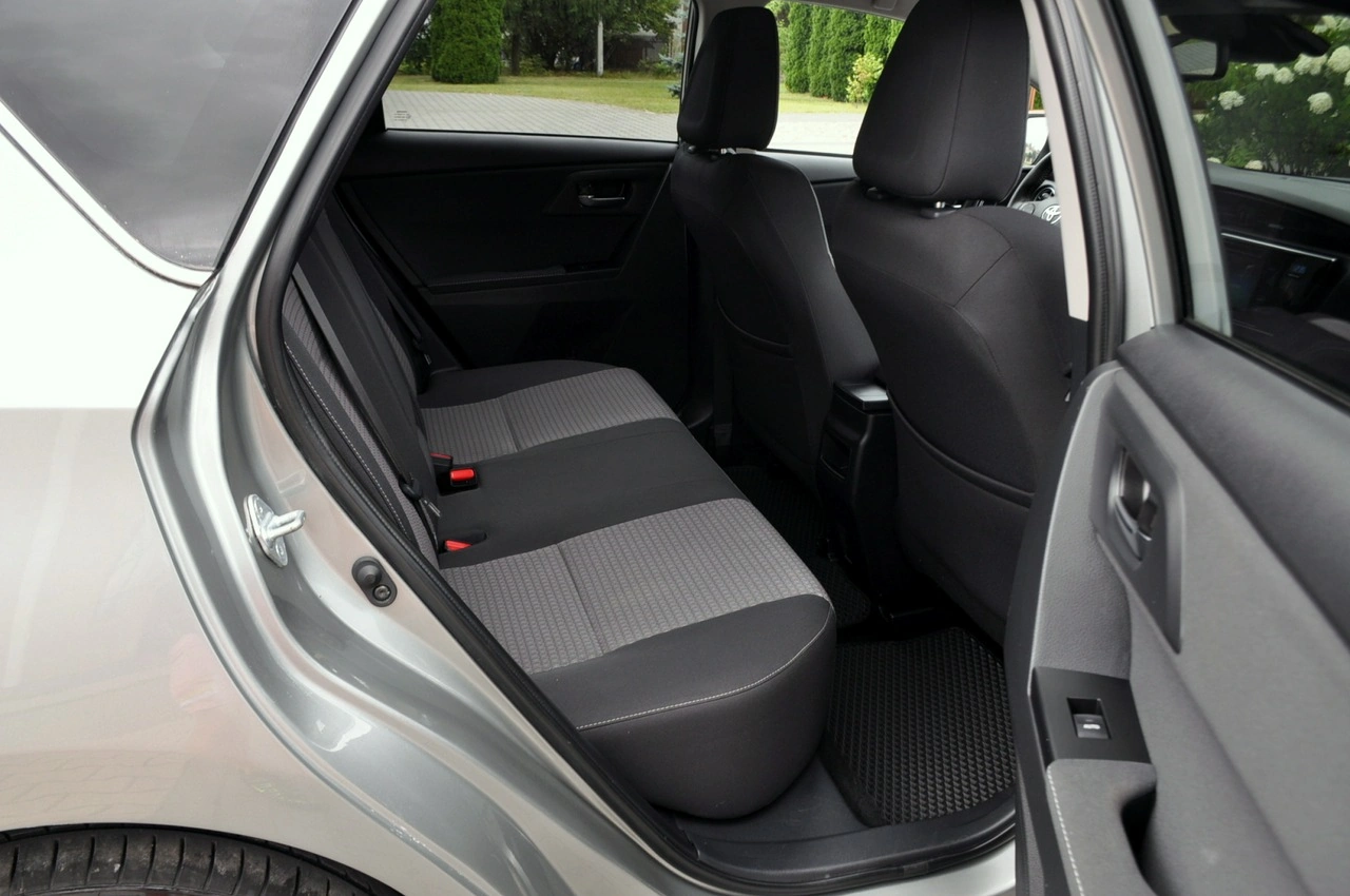 Toyota Auris - Zdjęcie 18