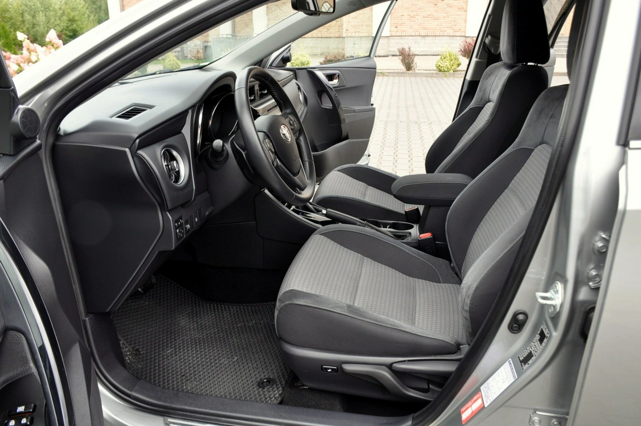 Toyota Auris - Zdjęcie 20
