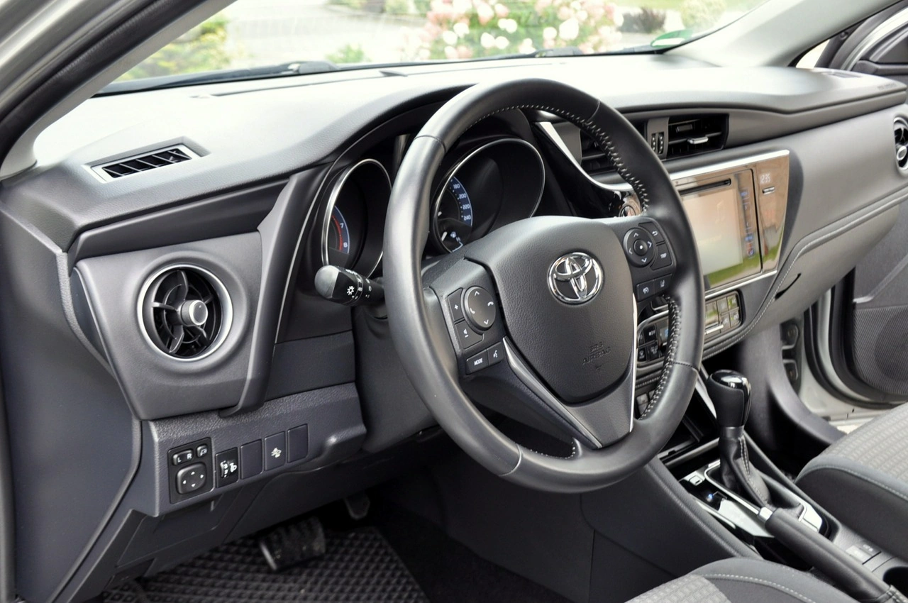 Toyota Auris - Zdjęcie 21