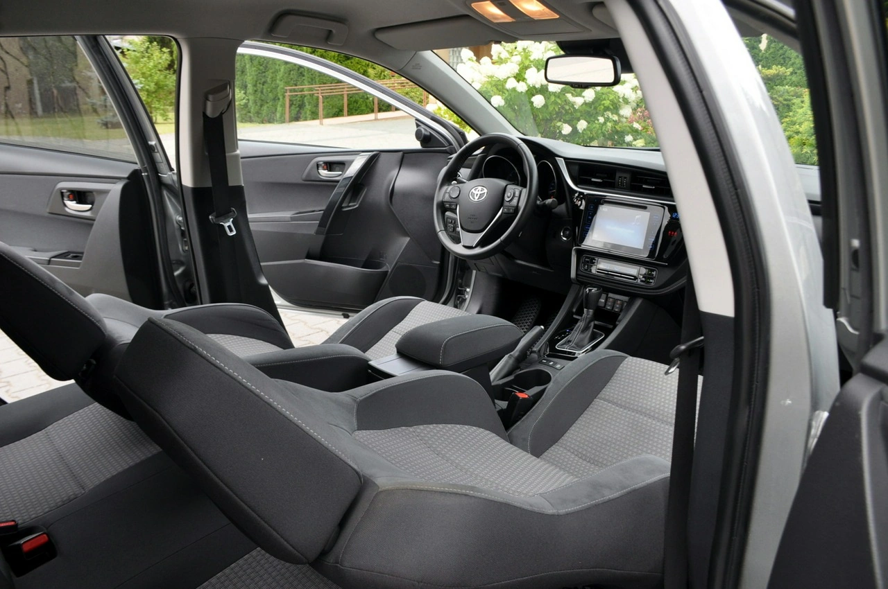Toyota Auris - Zdjęcie 23