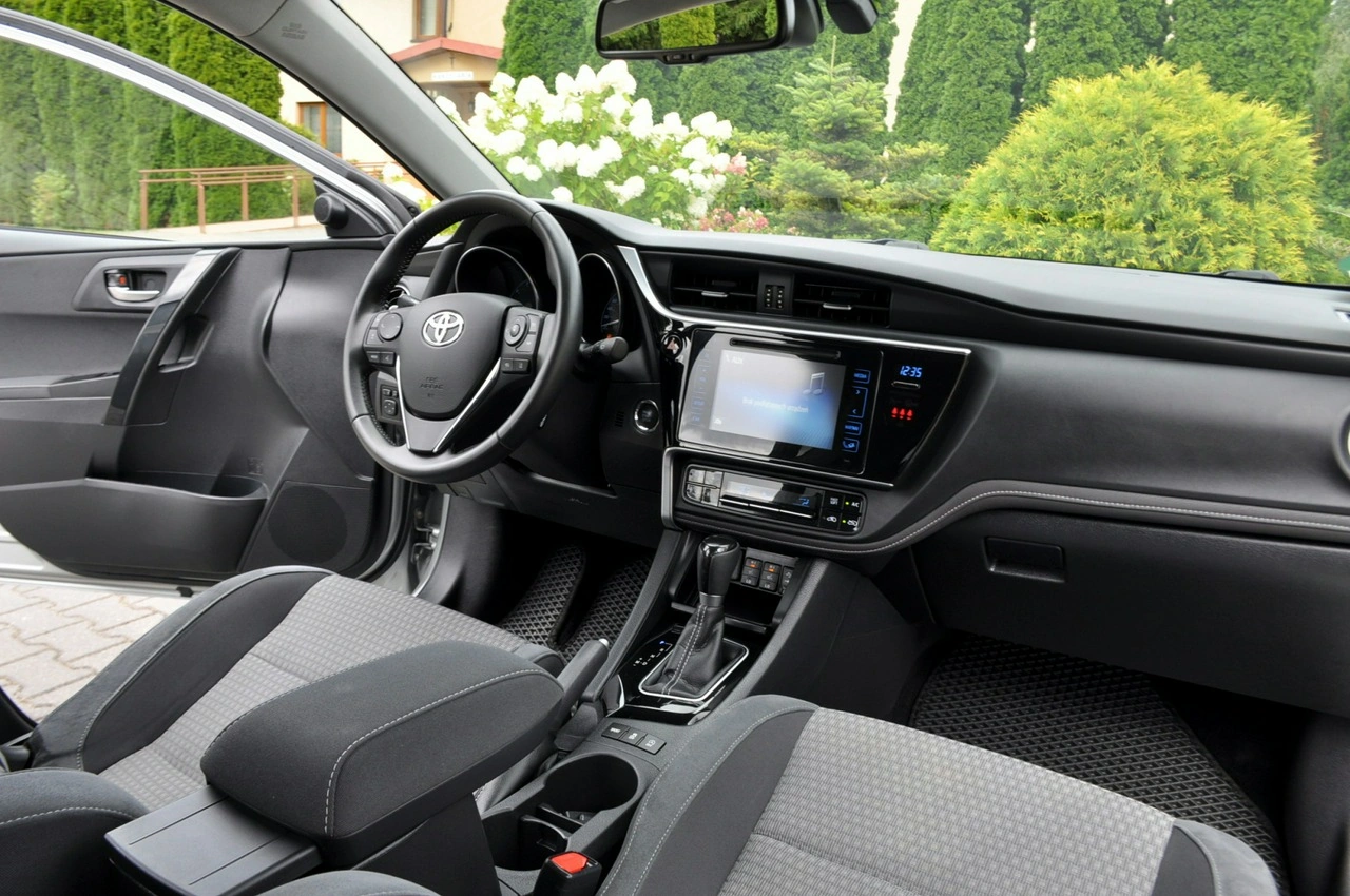 Toyota Auris - Zdjęcie 24