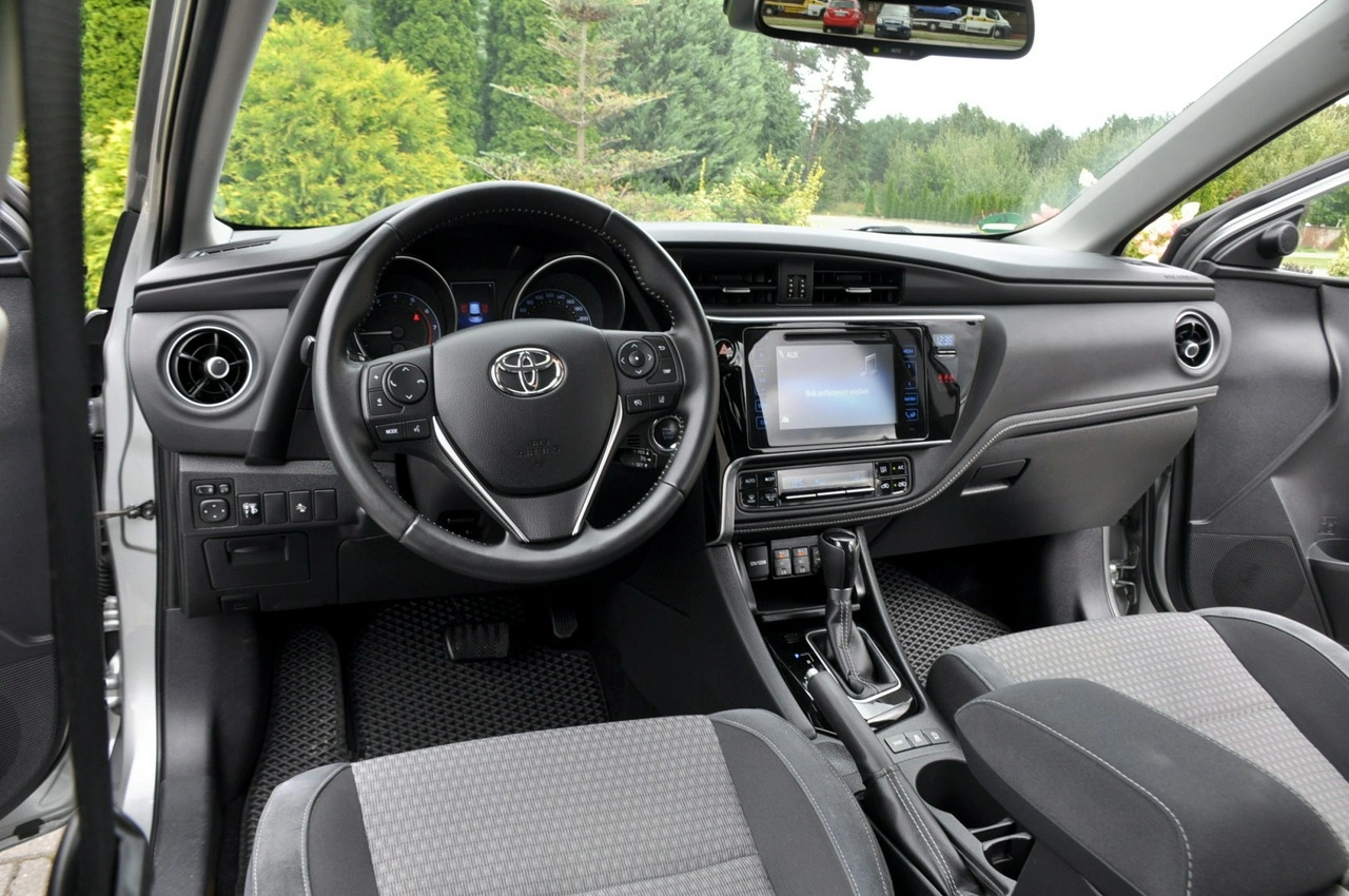 Toyota Auris - Zdjęcie 28
