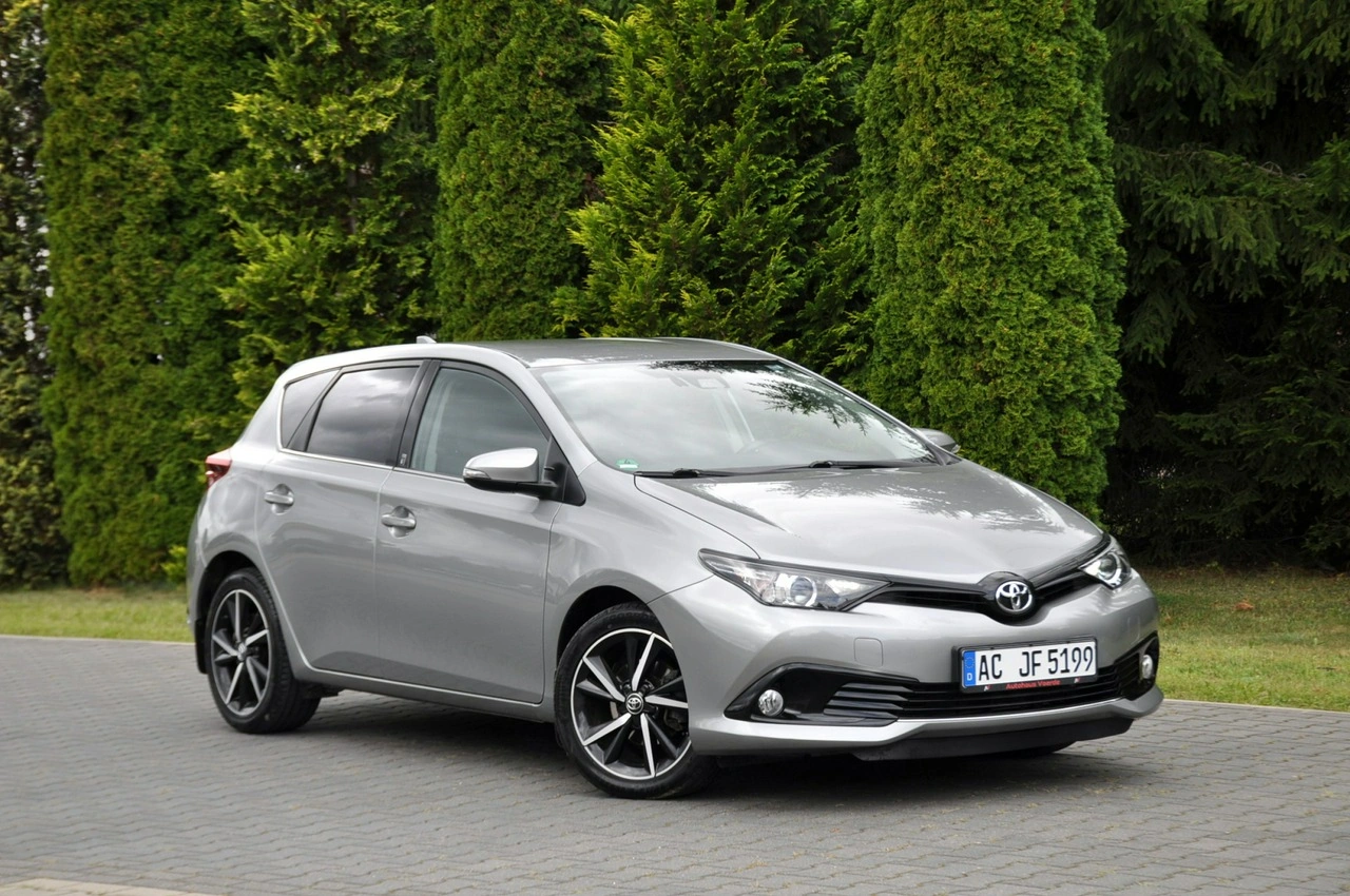 Toyota Auris - Zdjęcie 2