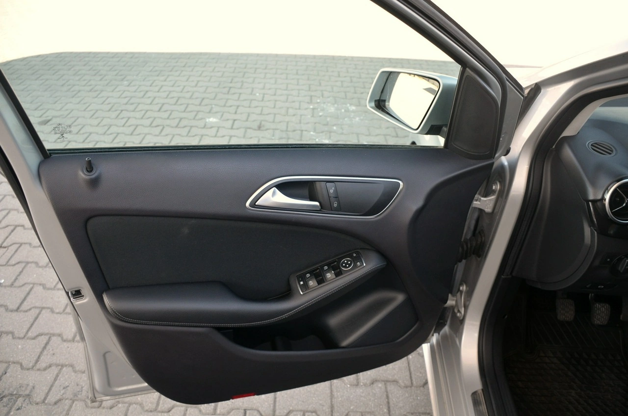 Mercedes B 180 - Zdjęcie 13