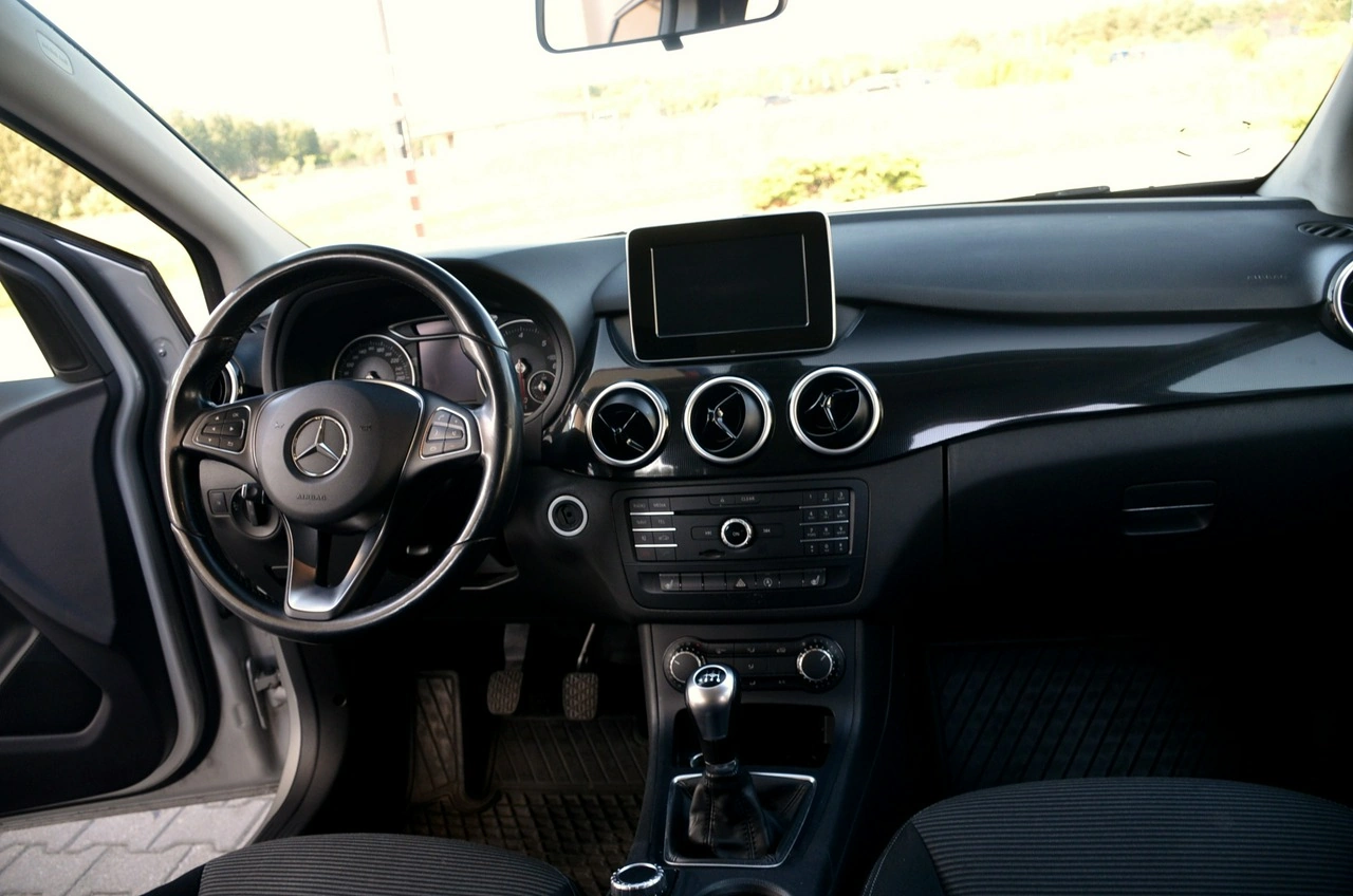 Mercedes B 180 - Zdjęcie 17