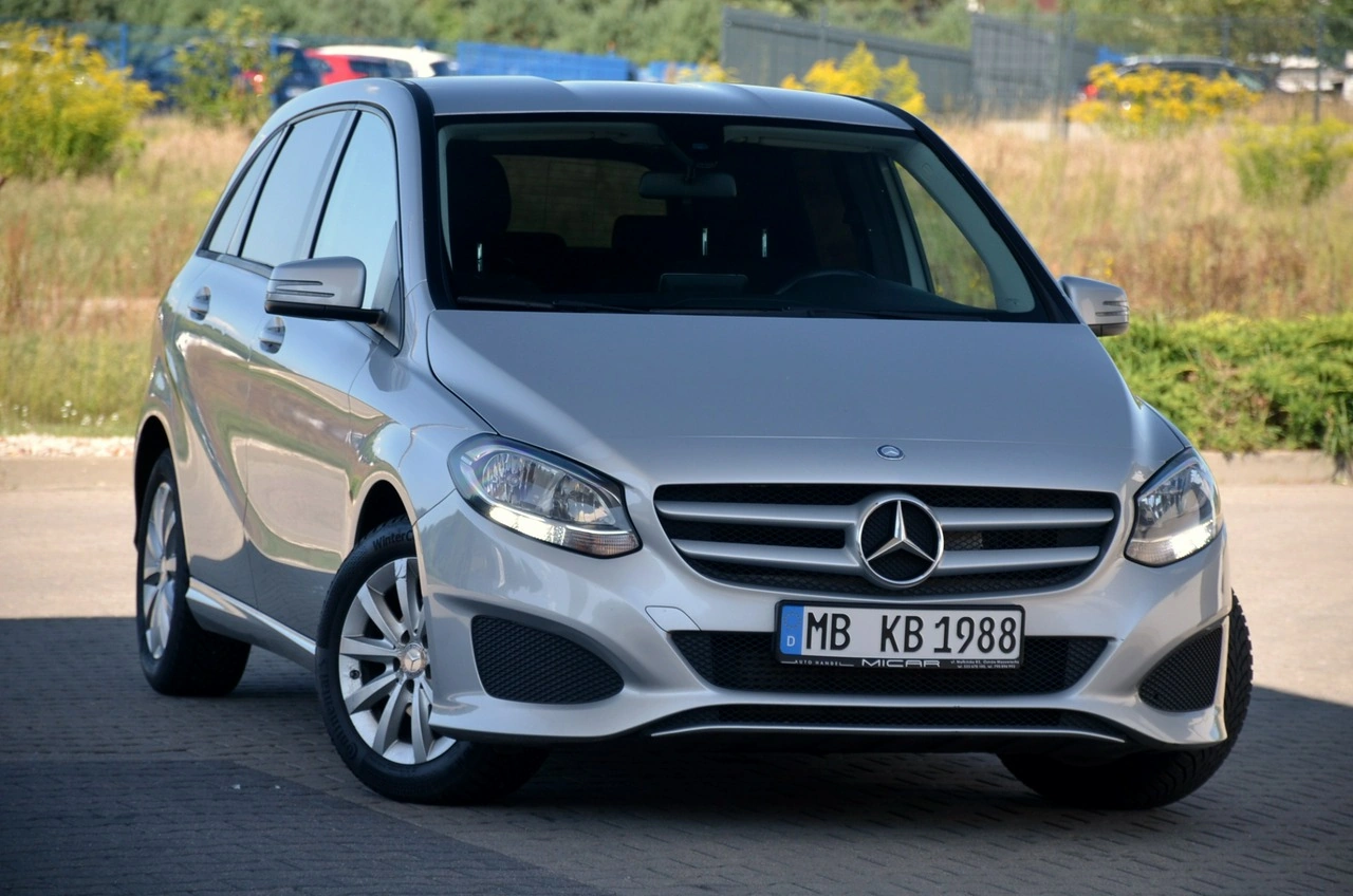 Mercedes B 180 - Główne zdjęcie