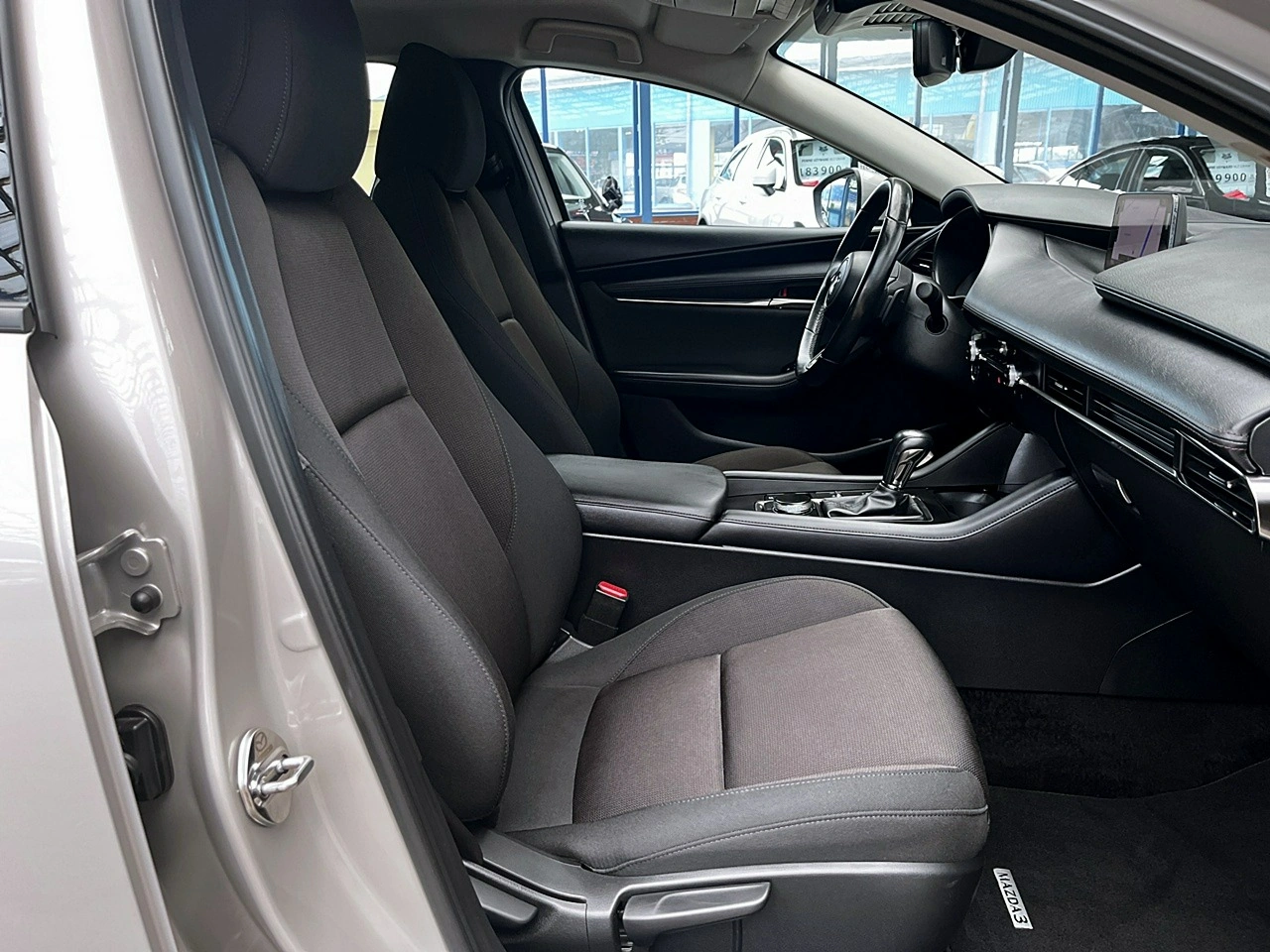 Mazda 3 - Zdjęcie 10