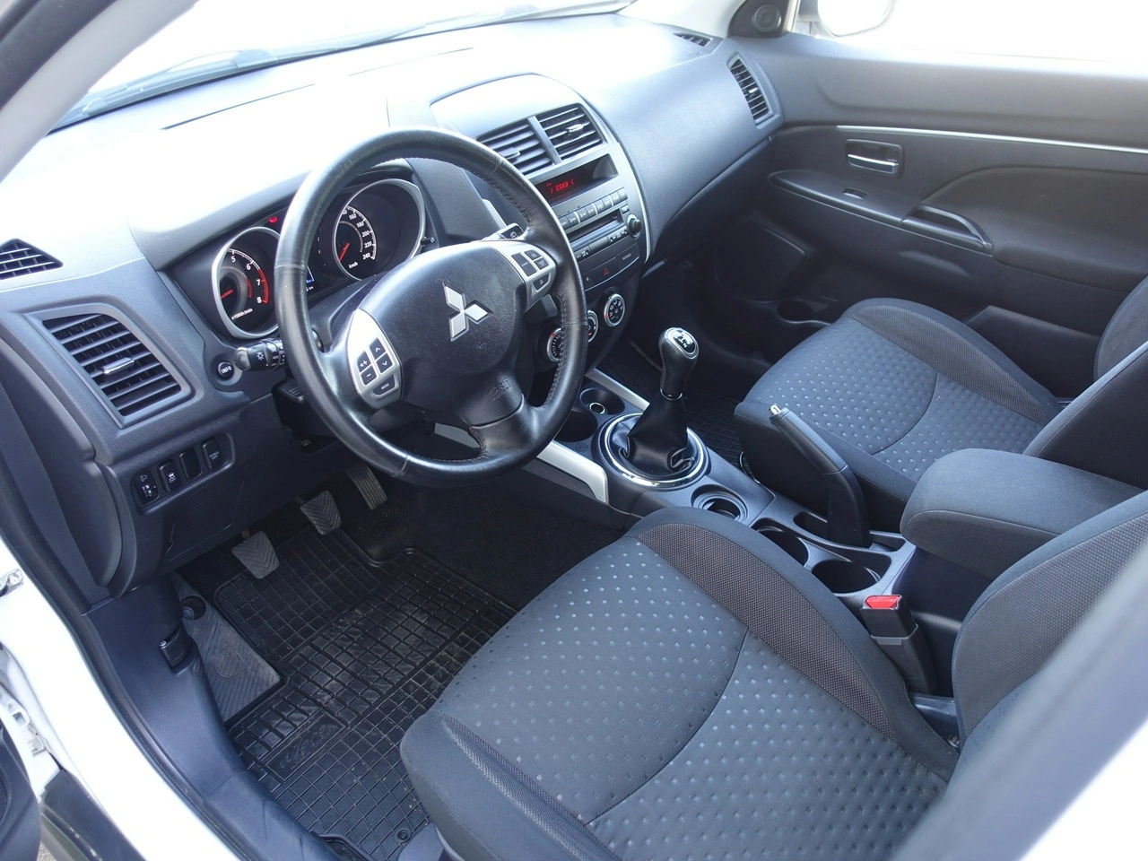 Mitsubishi ASX - Zdjęcie 11