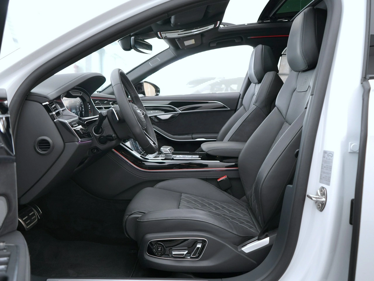 Audi A8 - Zdjęcie 13