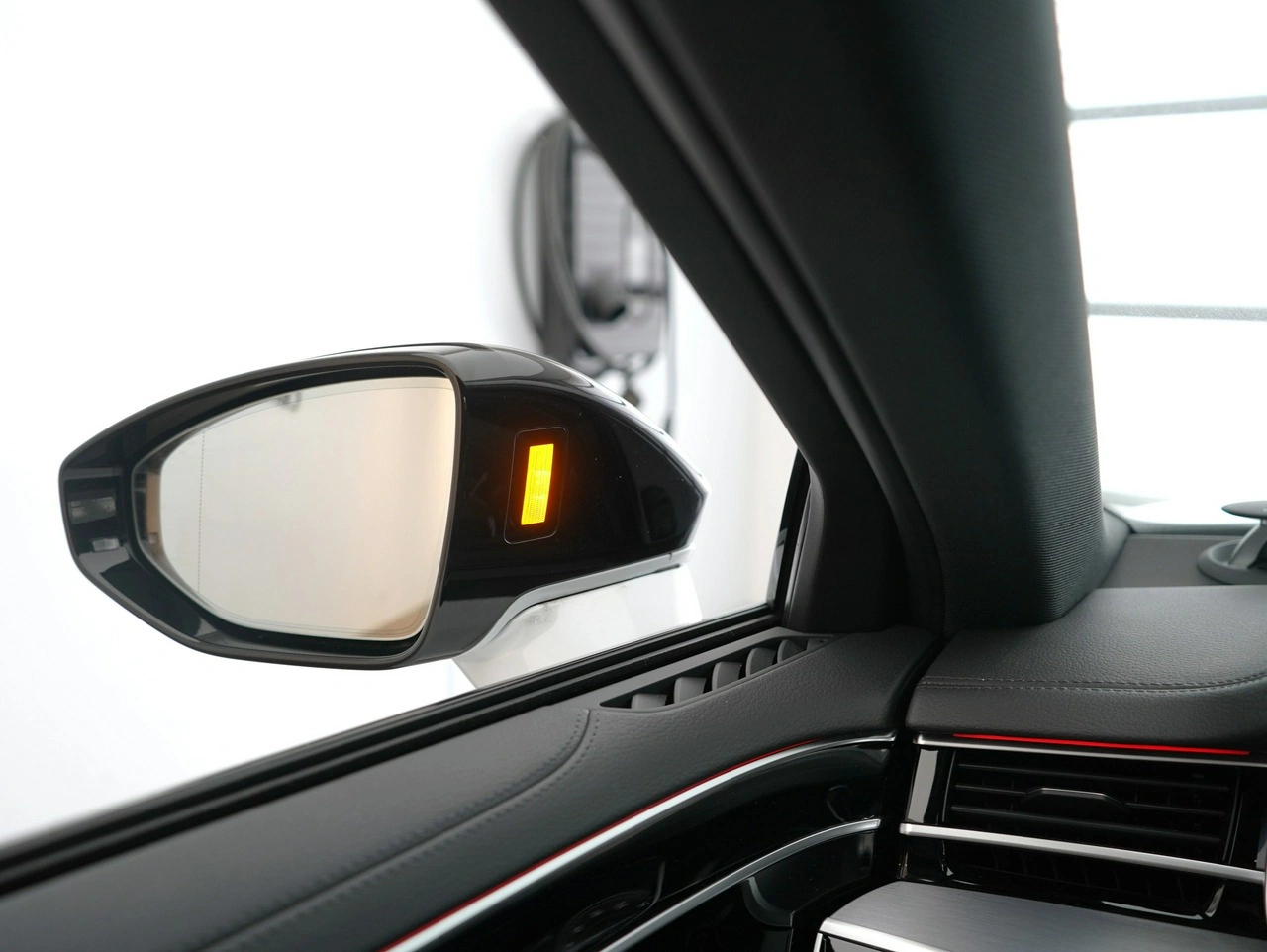 Audi A8 - Zdjęcie 23