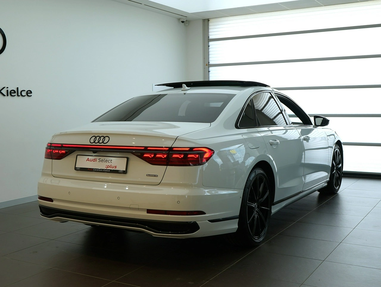 Audi A8 - Zdjęcie 3
