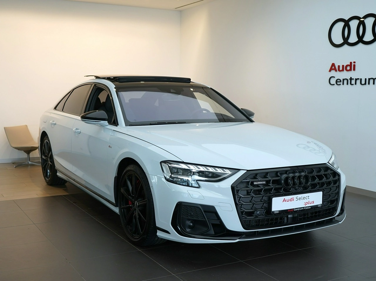 Audi A8 - Zdjęcie 4