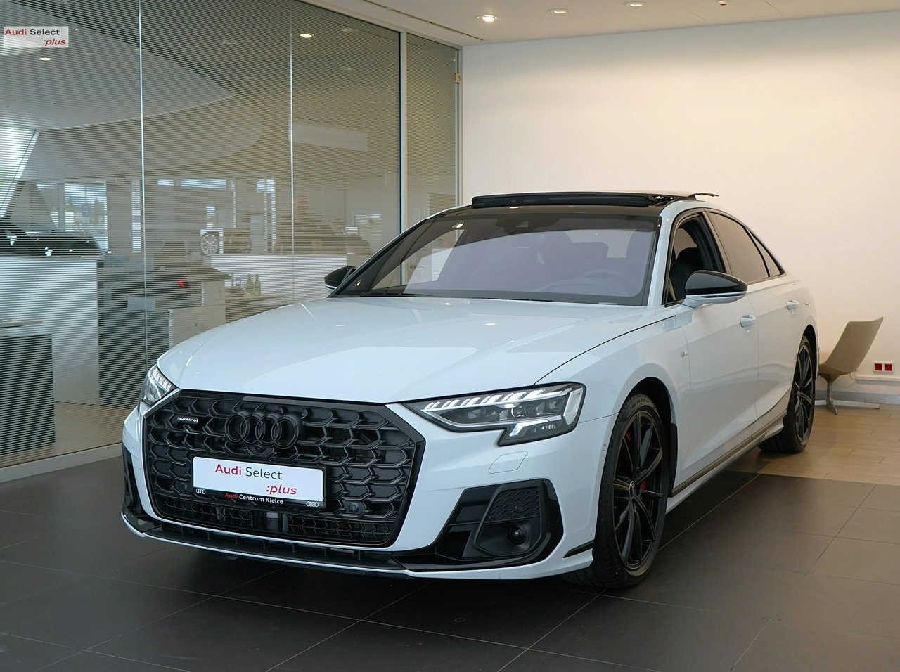 Audi A8 - Główne zdjęcie