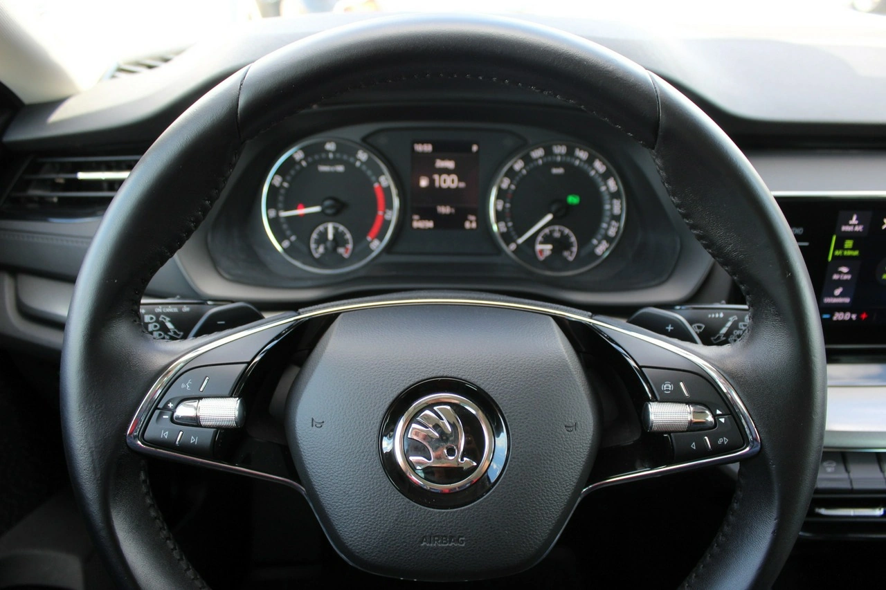 Skoda Octavia - Zdjęcie 13