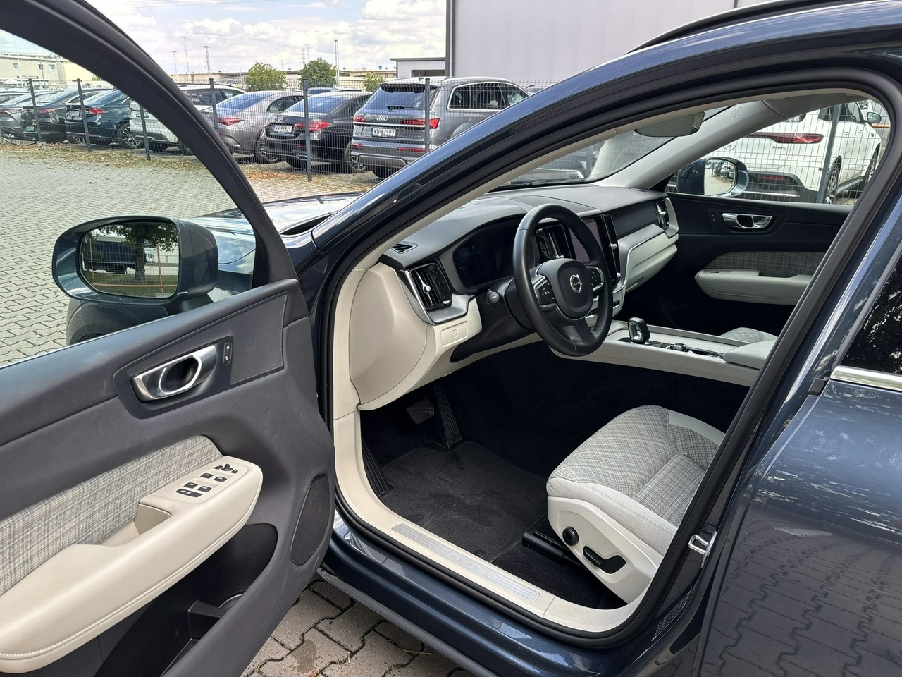 Volvo XC 60 - Zdjęcie 10