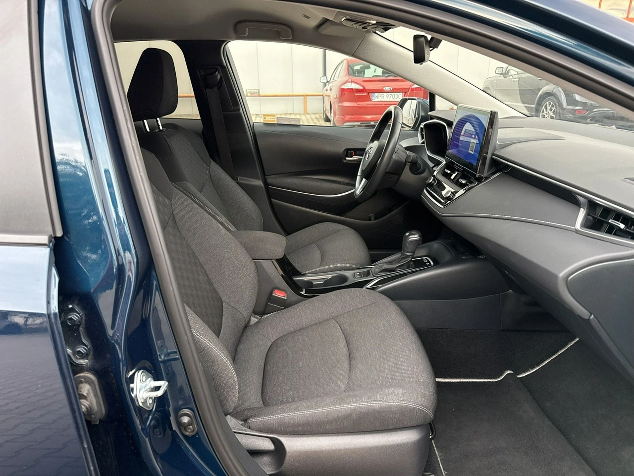 Toyota Corolla - Zdjęcie 19