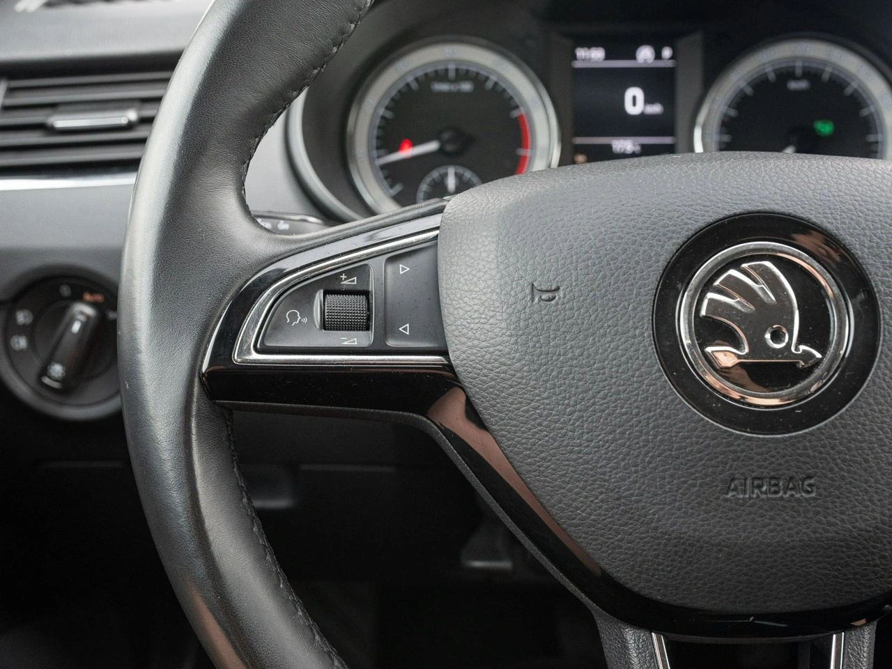 Skoda Octavia - Zdjęcie 12