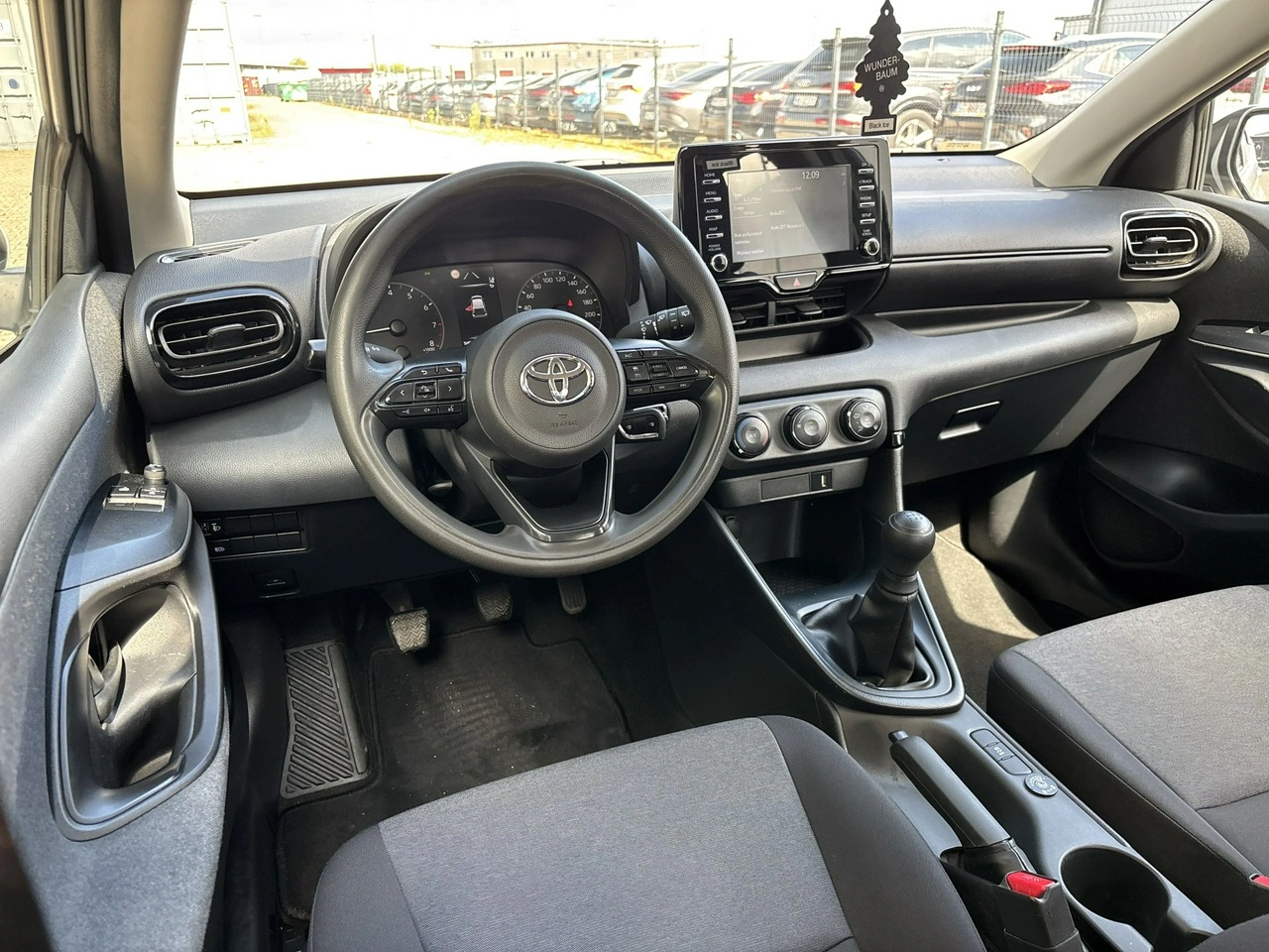 Toyota Yaris - Zdjęcie 11