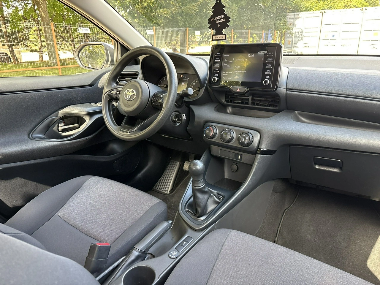 Toyota Yaris - Zdjęcie 13