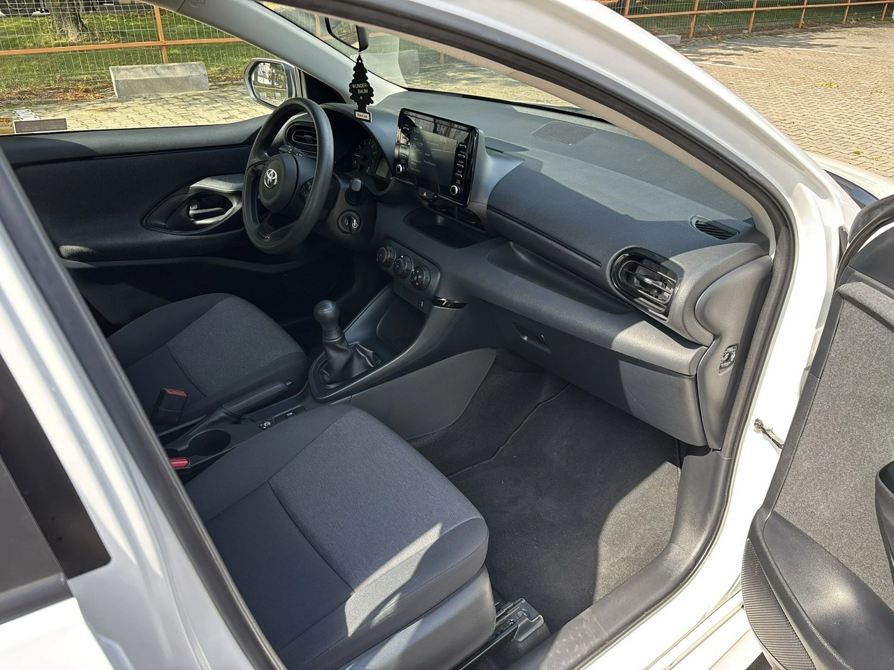 Toyota Yaris - Zdjęcie 15